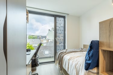 Standard En Suite - Image 1